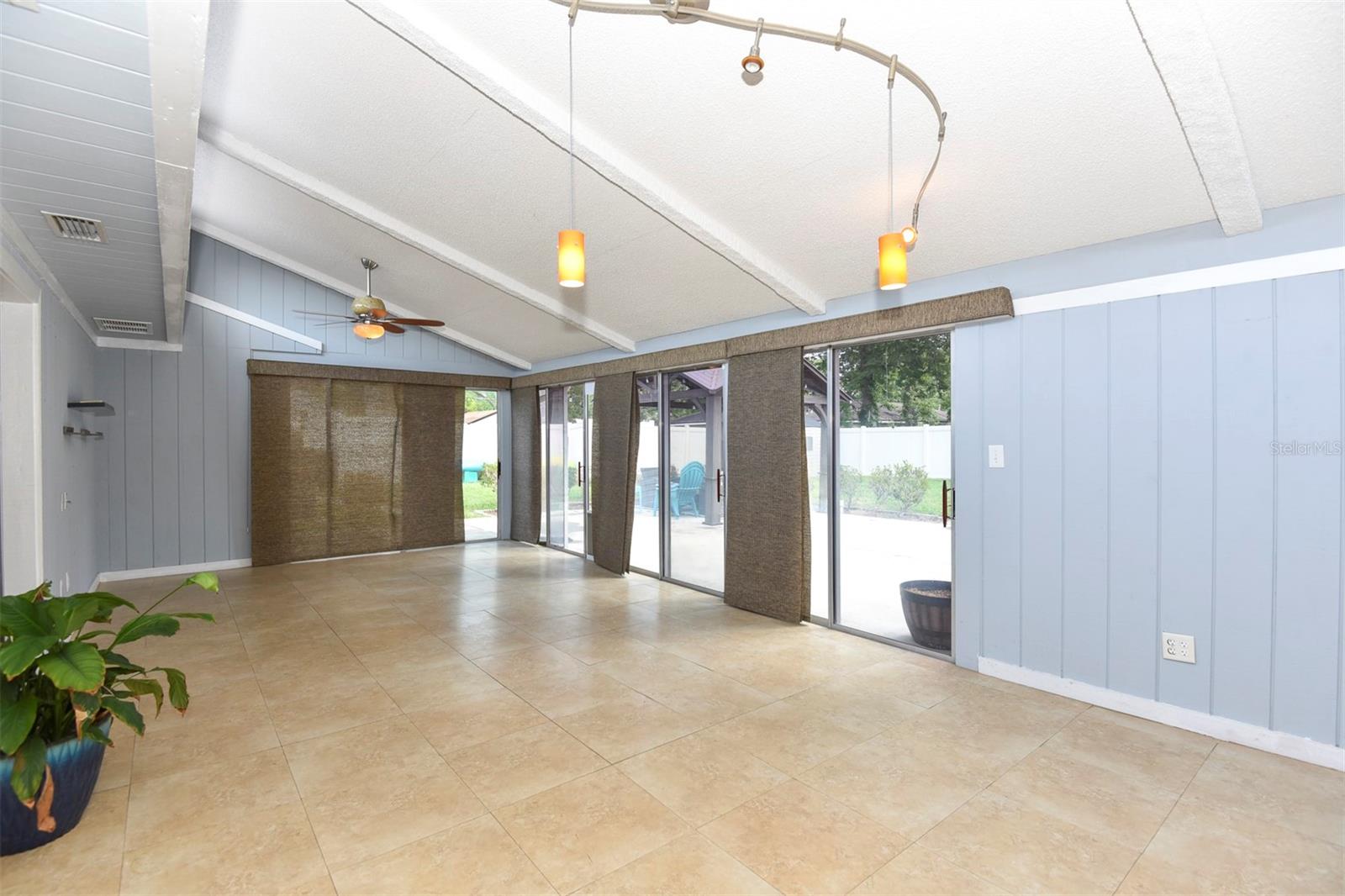 Image 7 of 52 For 781 Little Pine Drive