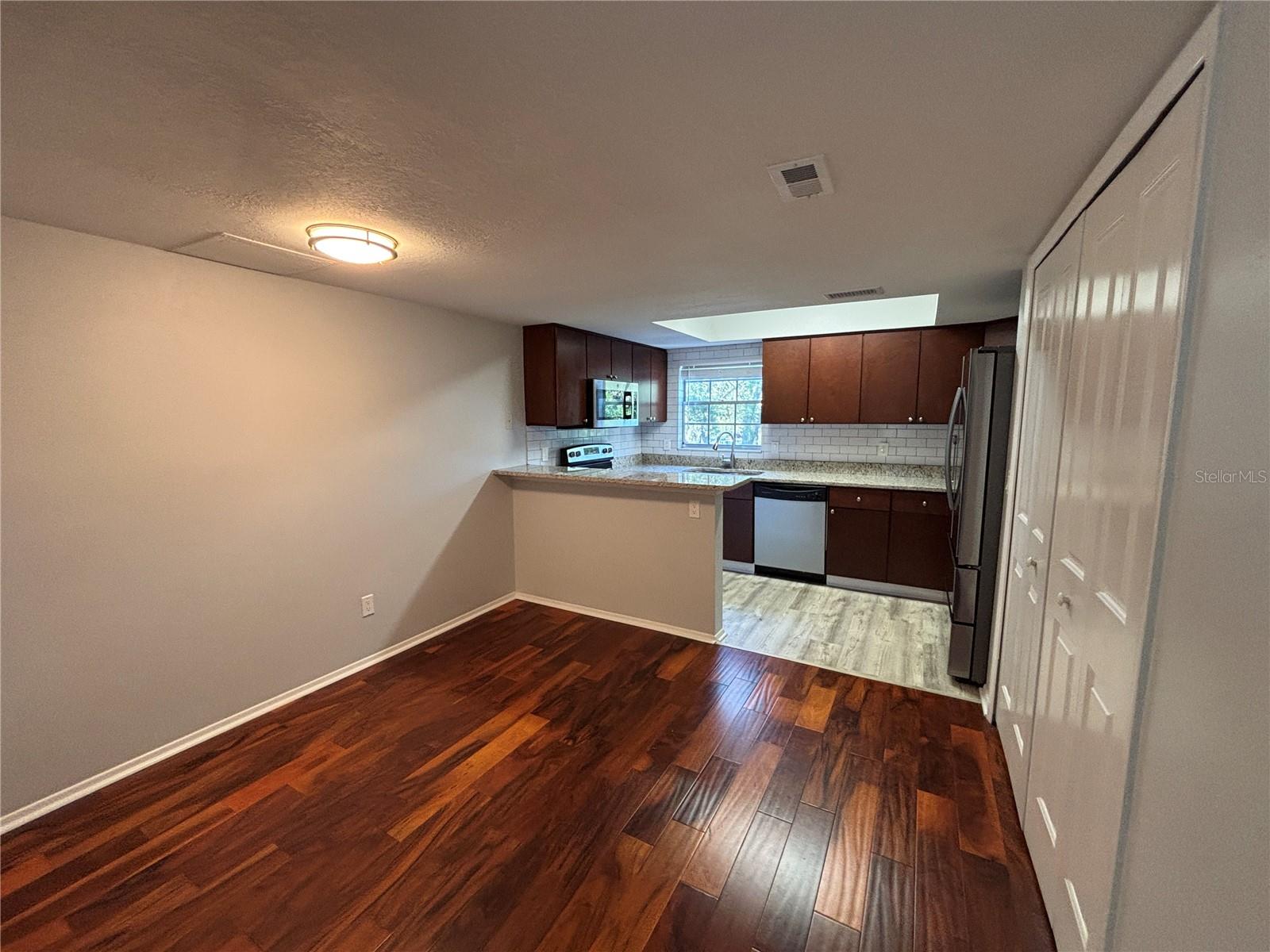 Image 2 of 20 For 14446 Reuter Strasse Circle 3