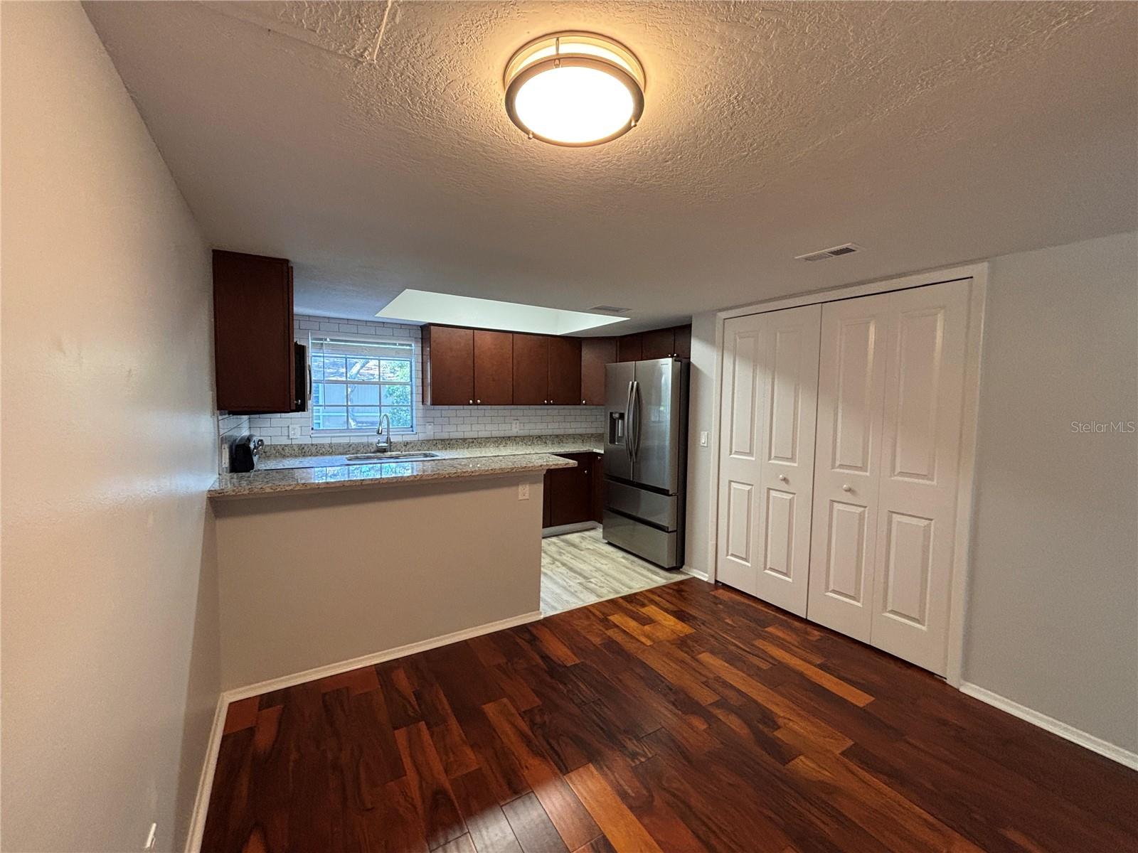 Image 3 of 20 For 14446 Reuter Strasse Circle 3