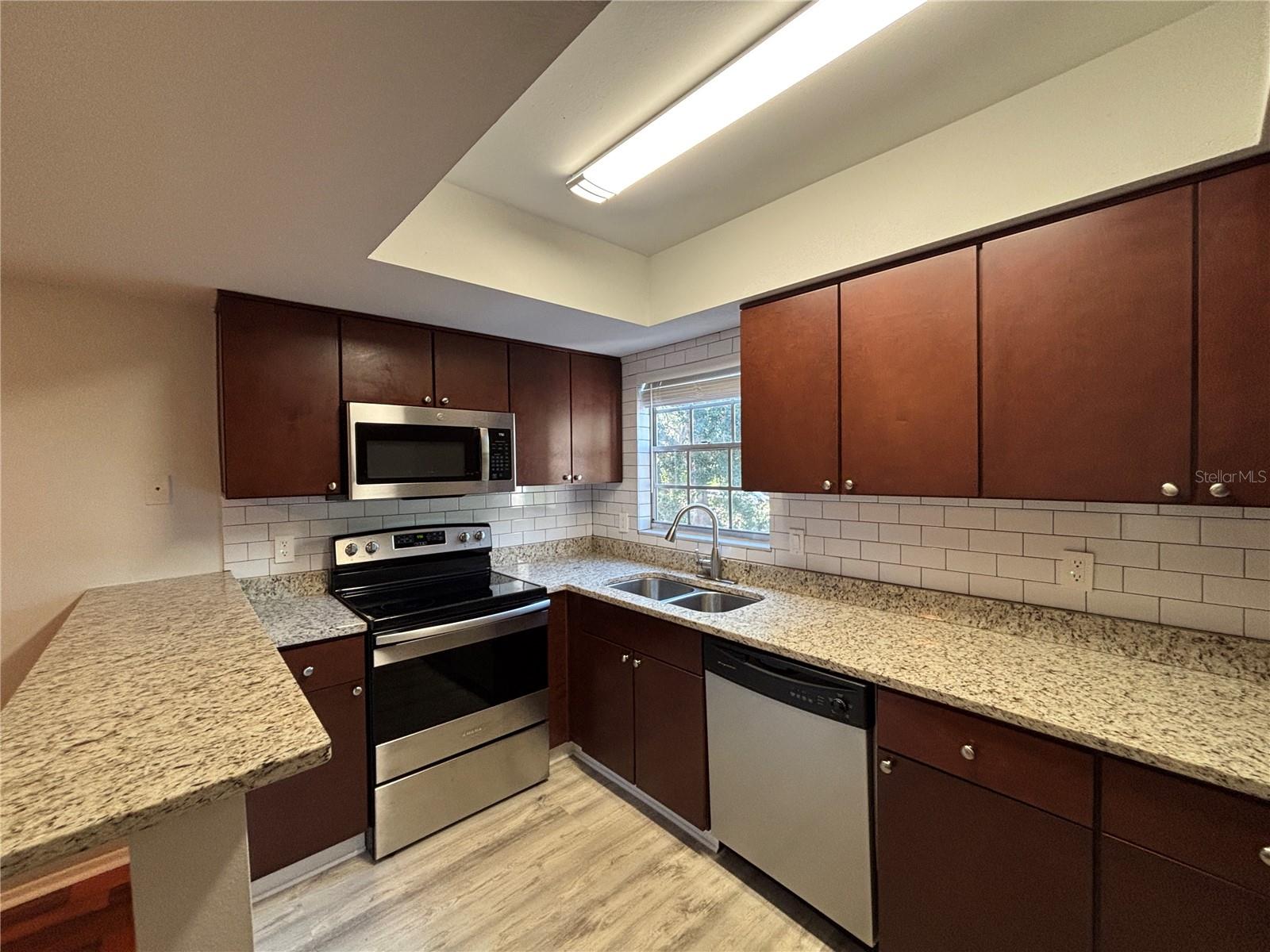 Image 4 of 20 For 14446 Reuter Strasse Circle 3