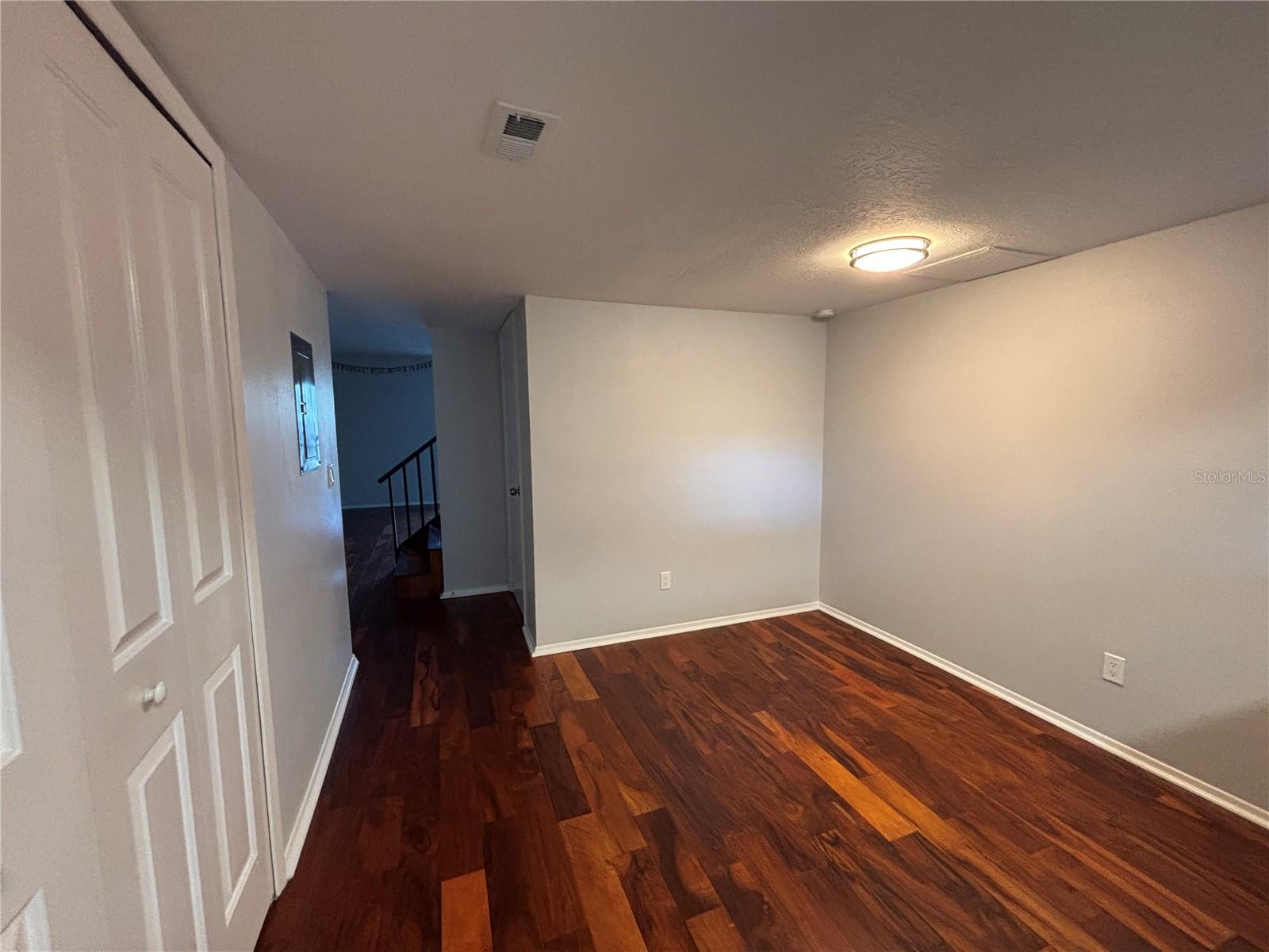 Image 6 of 20 For 14446 Reuter Strasse Circle 3