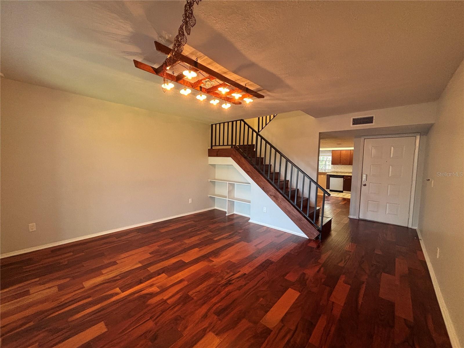 Image 8 of 20 For 14446 Reuter Strasse Circle 3