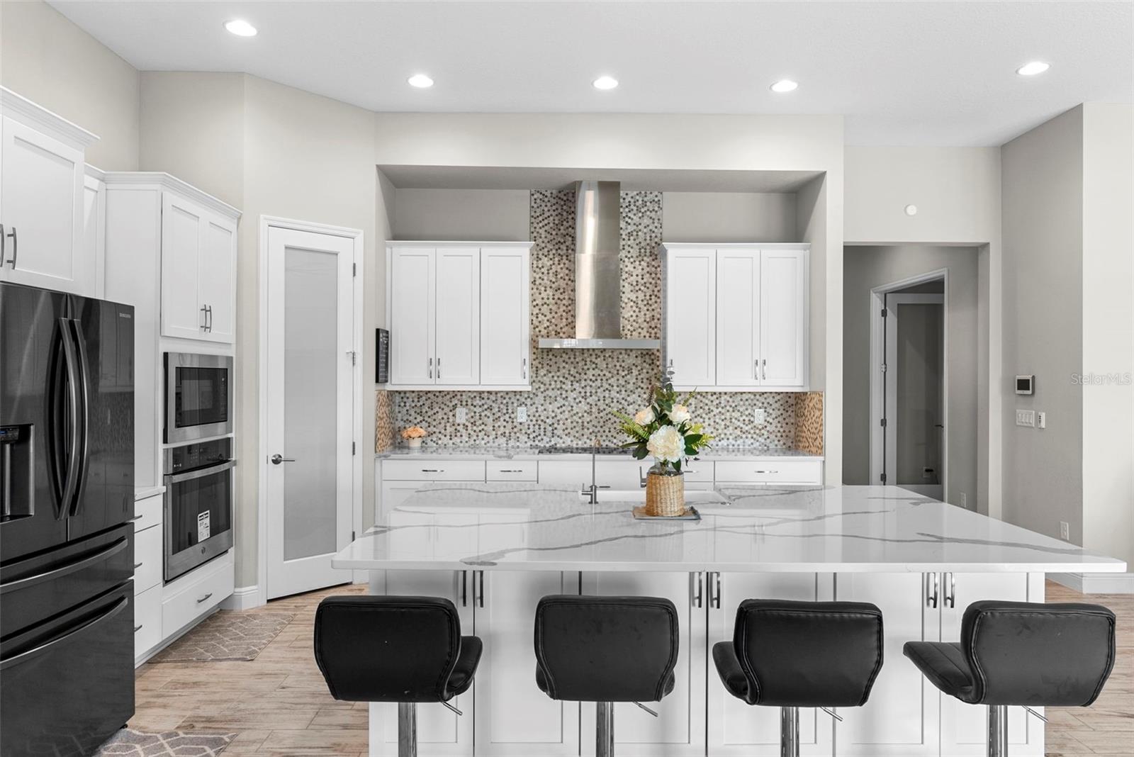 Listing photo id 10 for 13182 Twin Bridges Drive