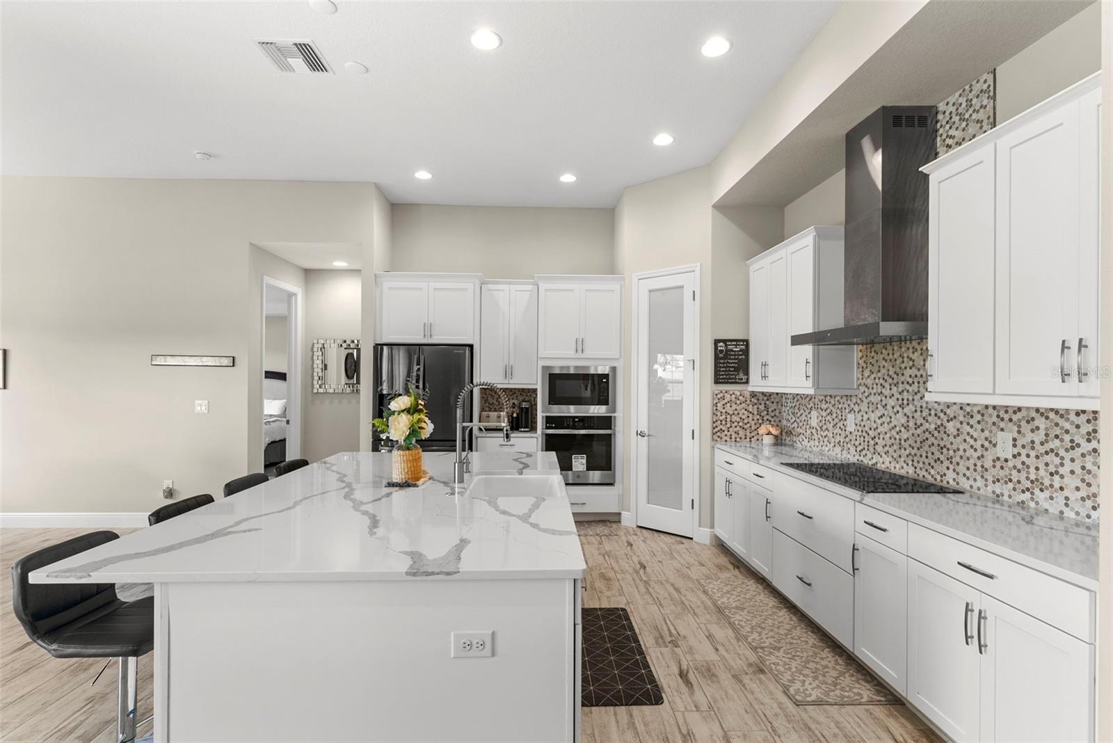 Listing photo id 11 for 13182 Twin Bridges Drive