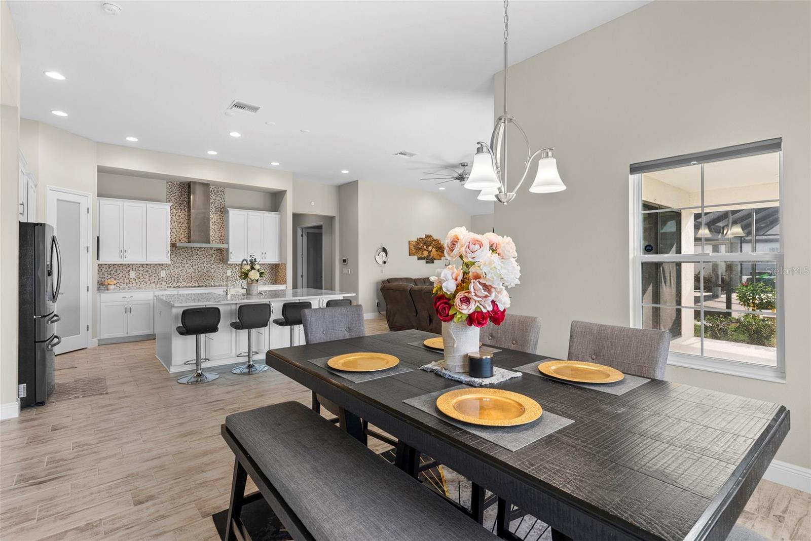 Listing photo id 14 for 13182 Twin Bridges Drive