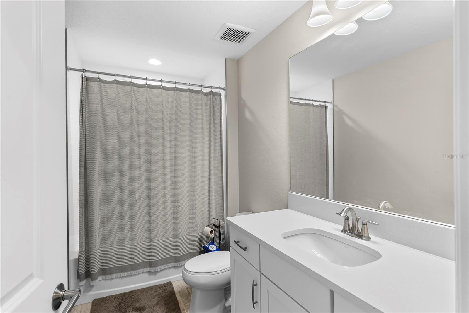 Listing photo id 35 for 13182 Twin Bridges Drive