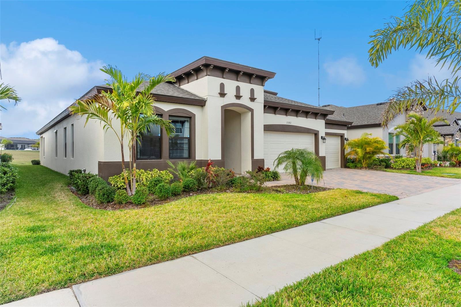 Listing photo id 2 for 13182 Twin Bridges Drive