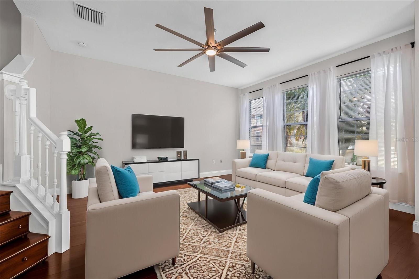 Listing photo id 8 for 5176 6th Street N