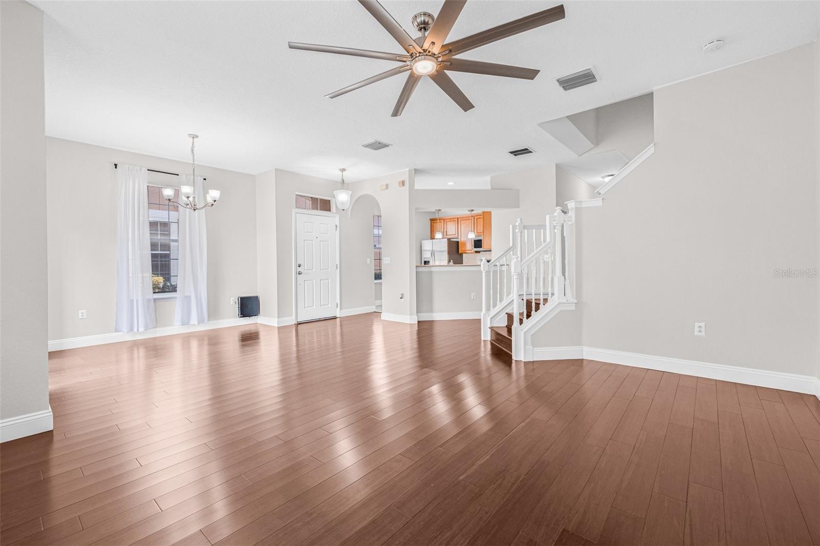 Listing photo id 9 for 5176 6th Street N