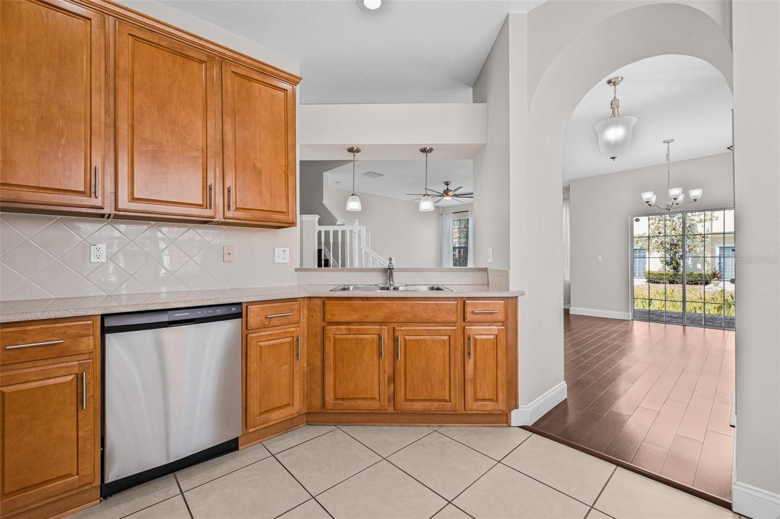 Listing photo id 16 for 5176 6th Street N