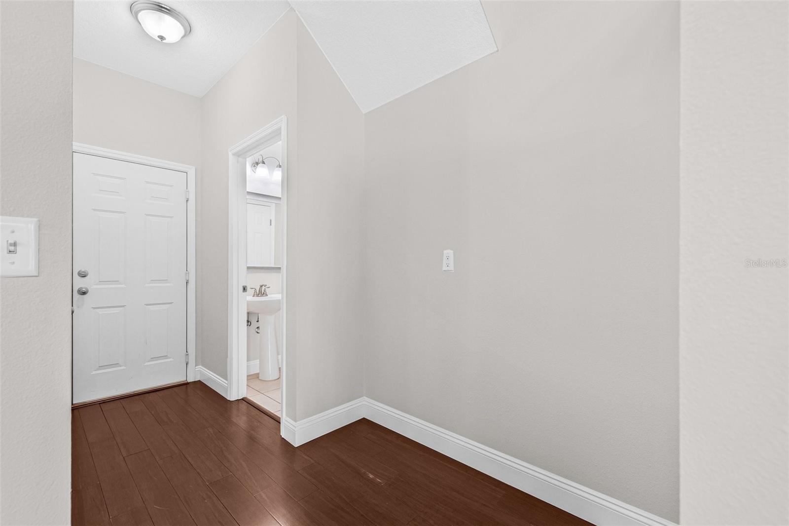 Listing photo id 18 for 5176 6th Street N