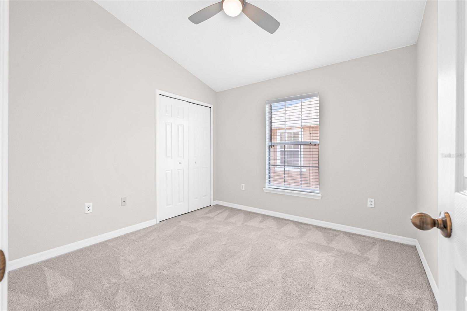 Listing photo id 24 for 5176 6th Street N