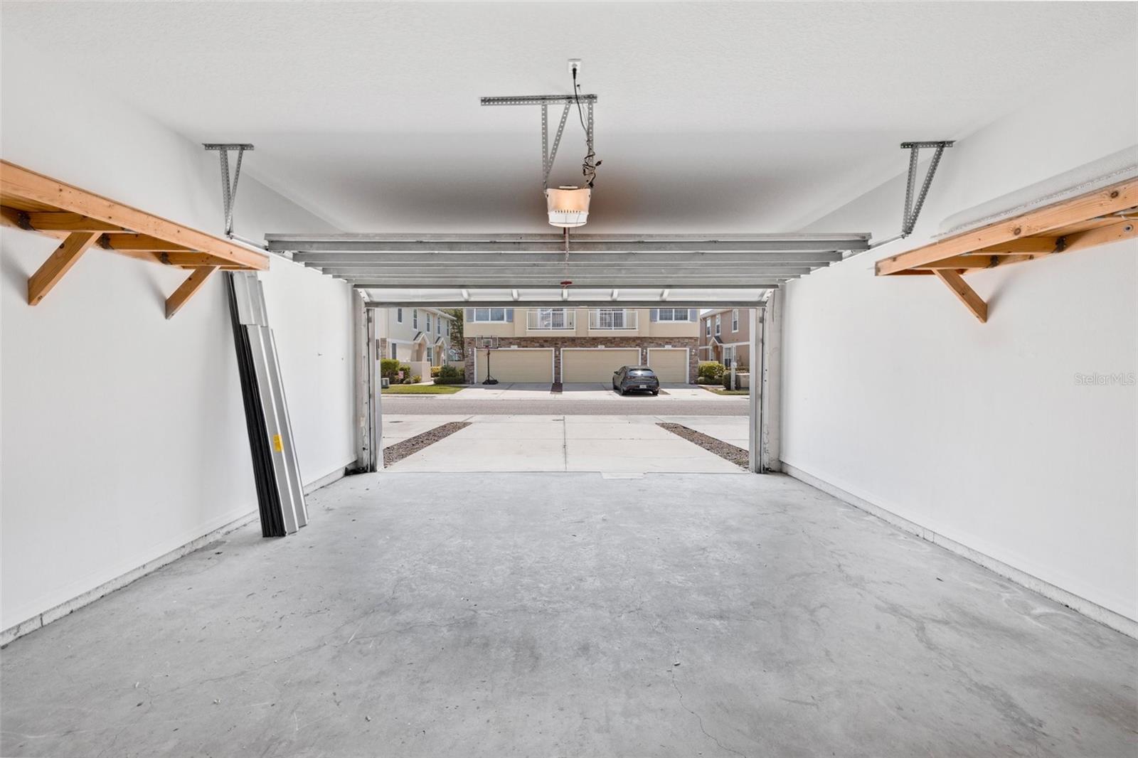 Listing photo id 30 for 5176 6th Street N