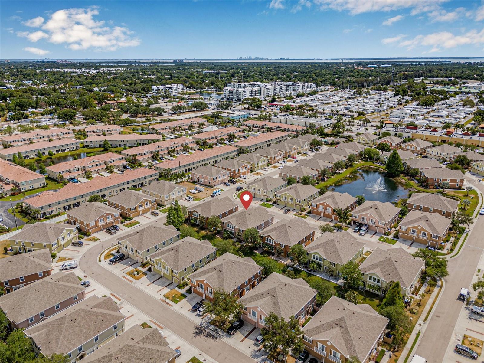 Listing photo id 33 for 5176 6th Street N