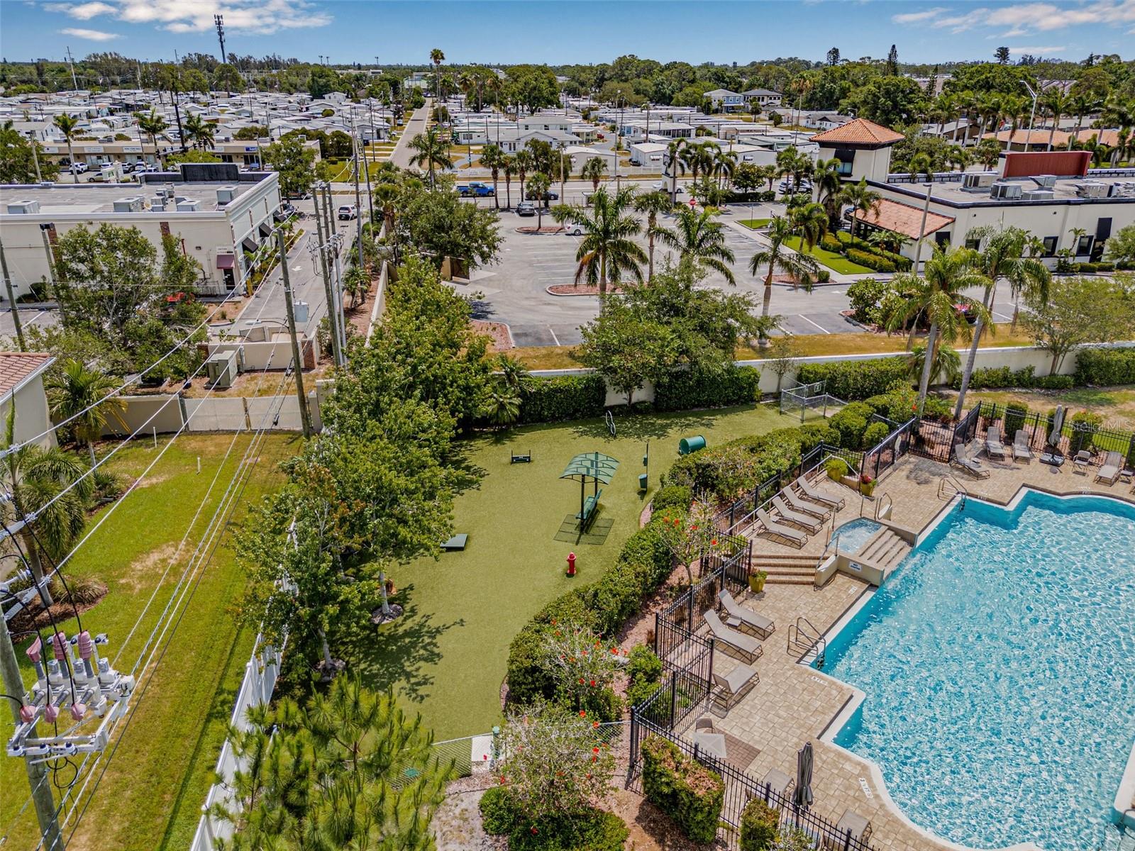 Listing photo id 34 for 5176 6th Street N