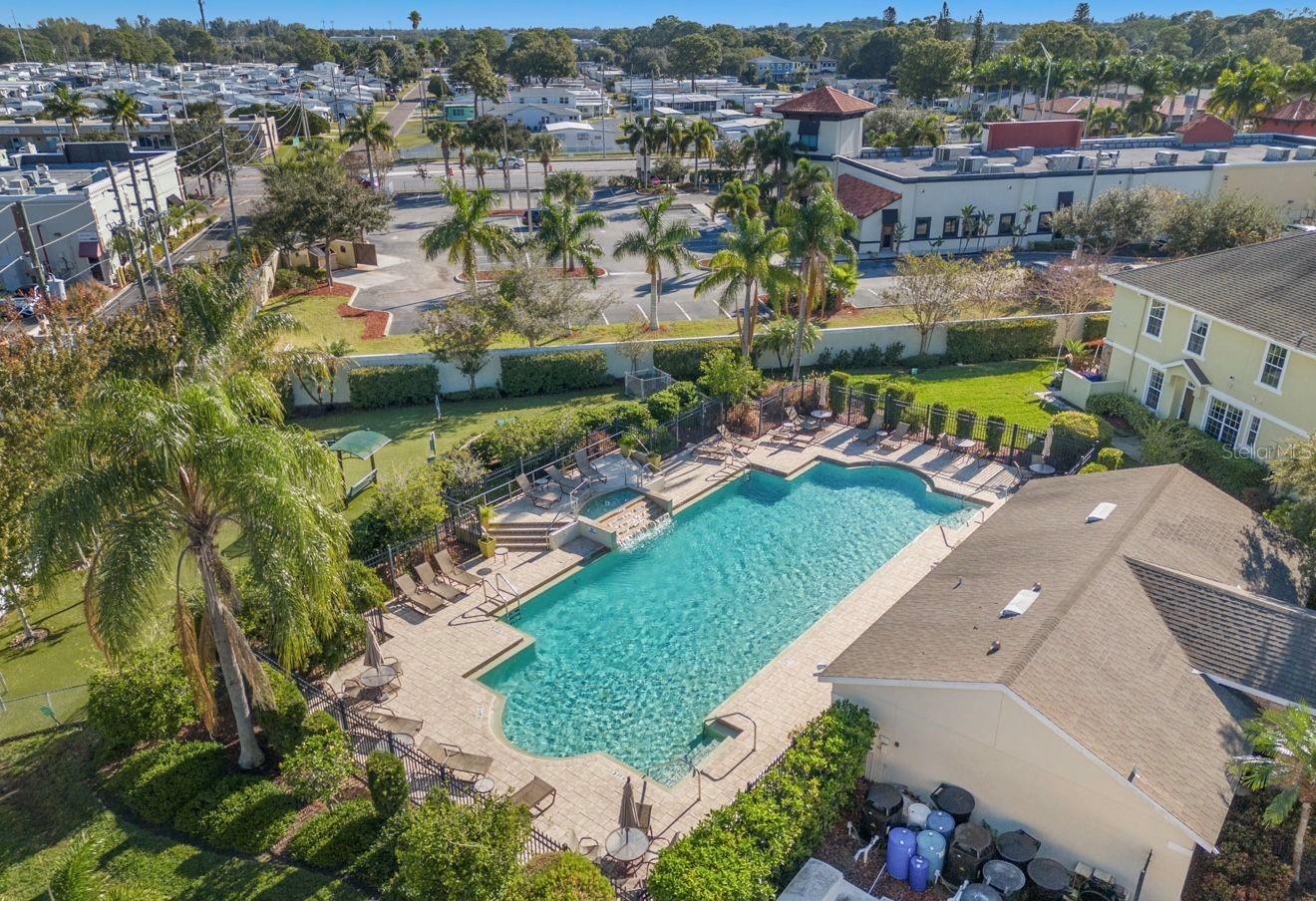 Listing photo id 3 for 5176 6th Street N