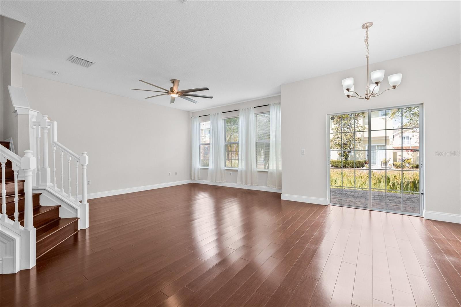 Listing photo id 5 for 5176 6th Street N