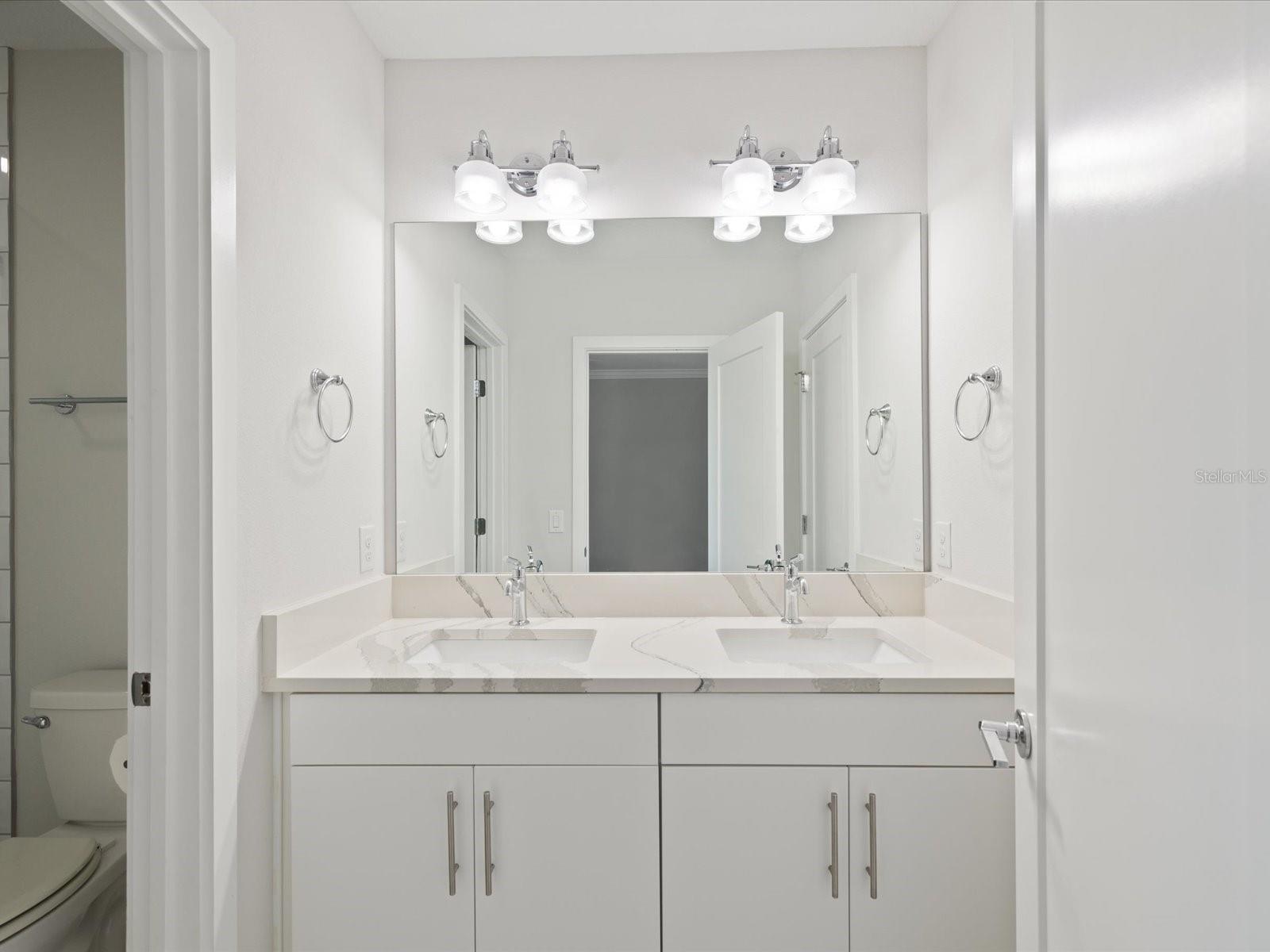 Image 12 of 47 For 946 Highland Avenue 24
