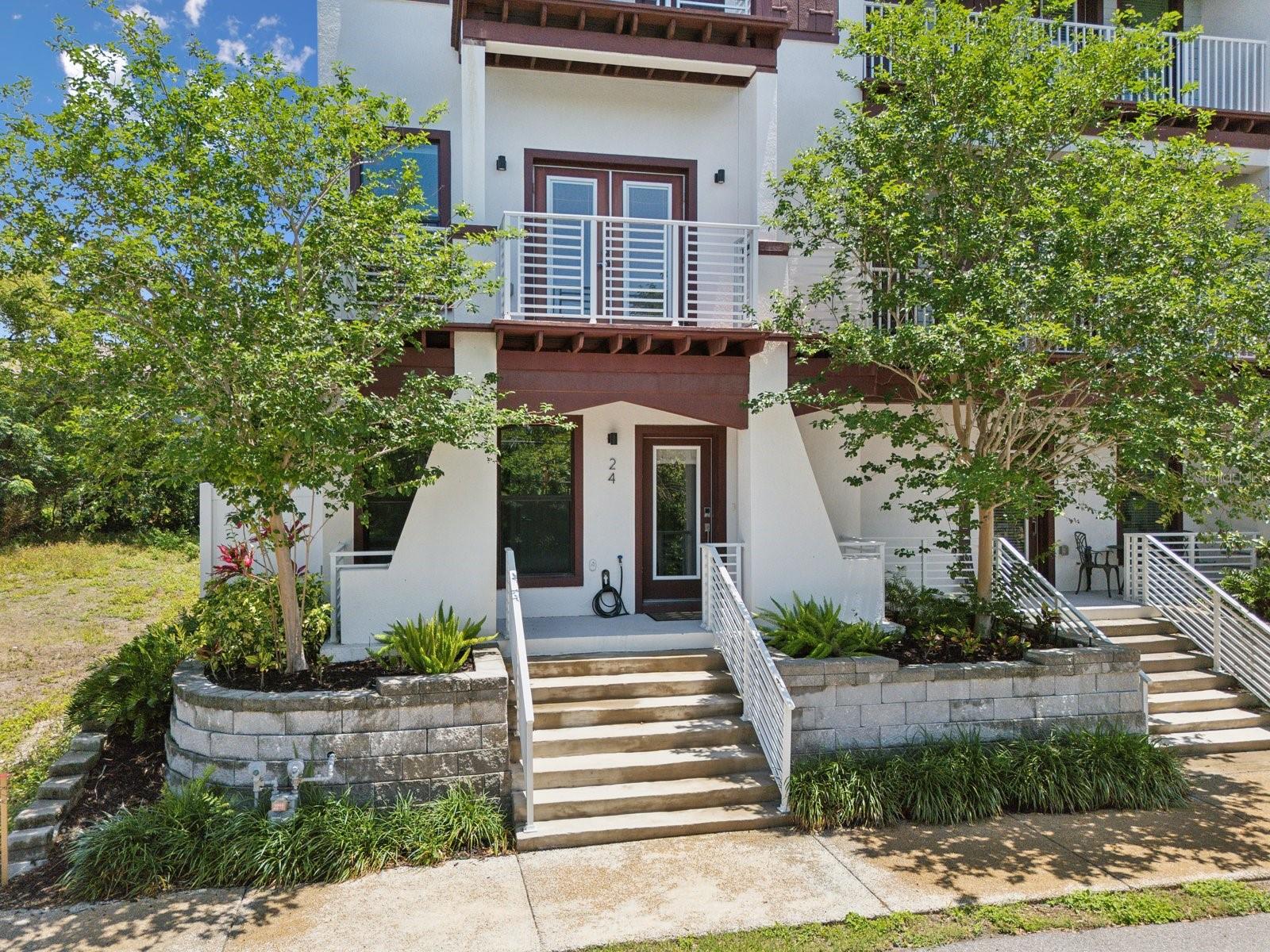 Image 2 of 47 For 946 Highland Avenue 24