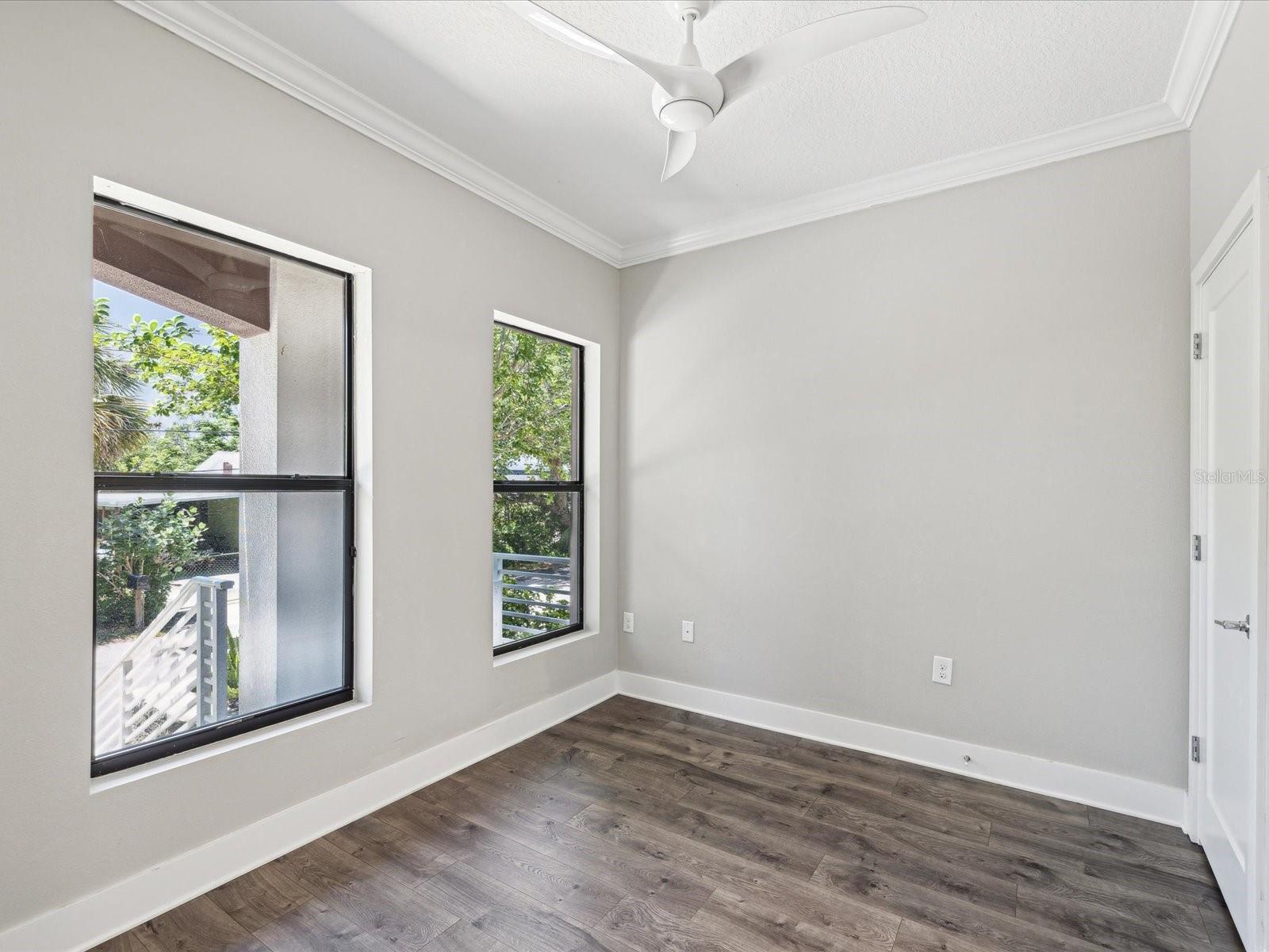 Image 20 of 47 For 946 Highland Avenue 24