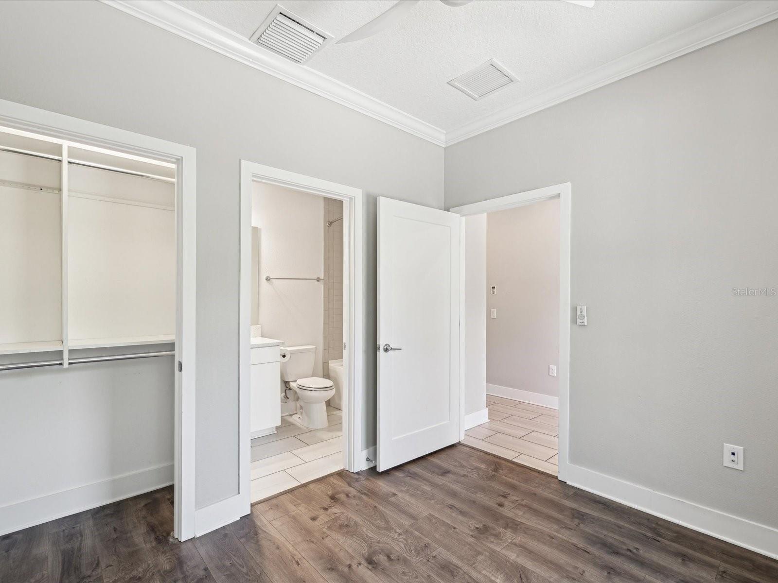Image 21 of 47 For 946 Highland Avenue 24