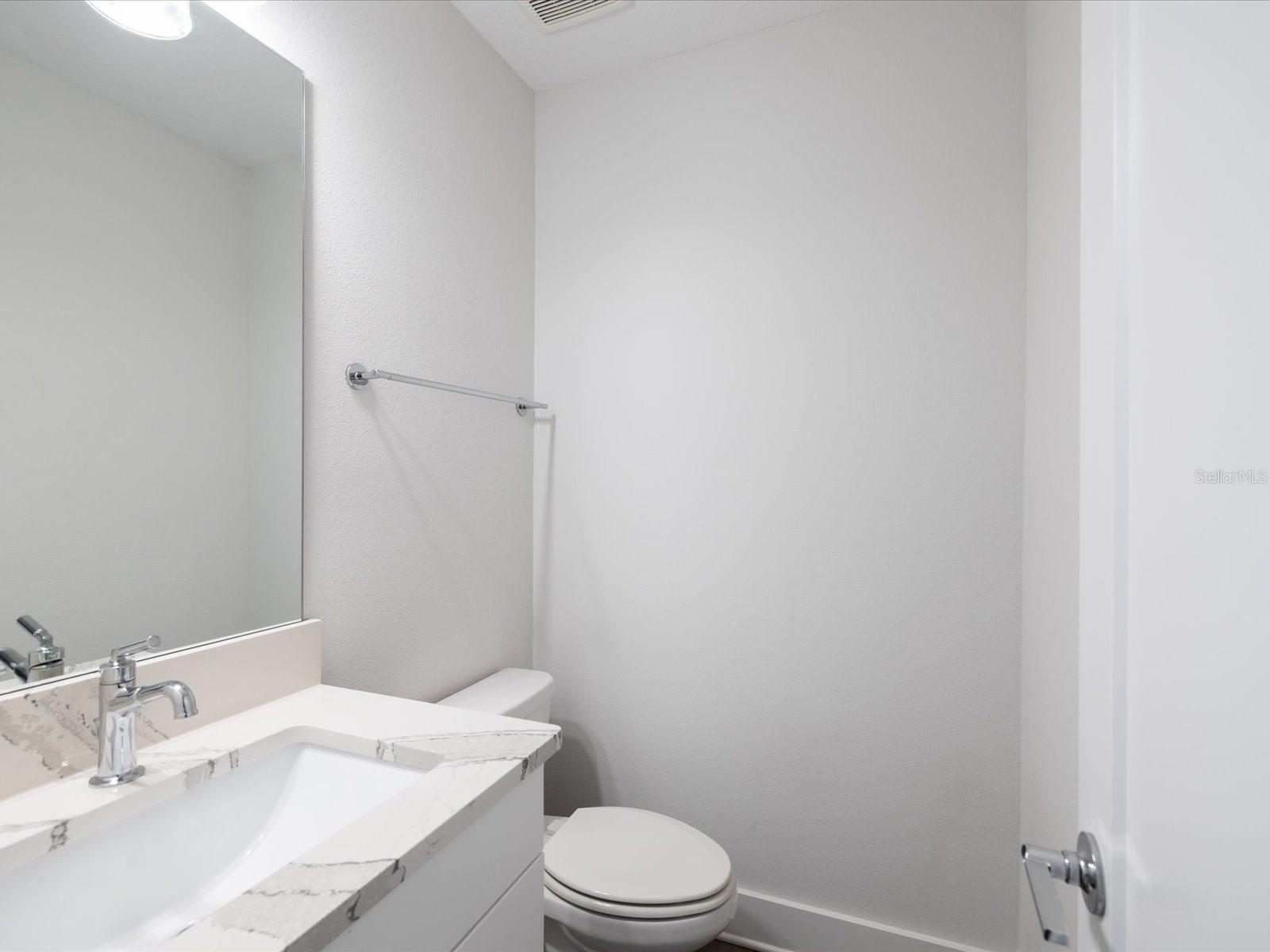 Image 22 of 47 For 946 Highland Avenue 24