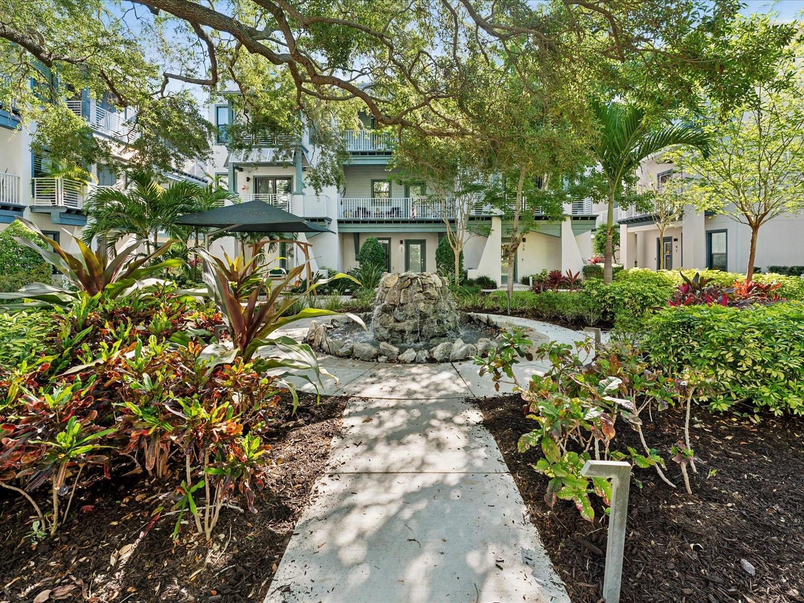 Image 31 of 47 For 946 Highland Avenue 24