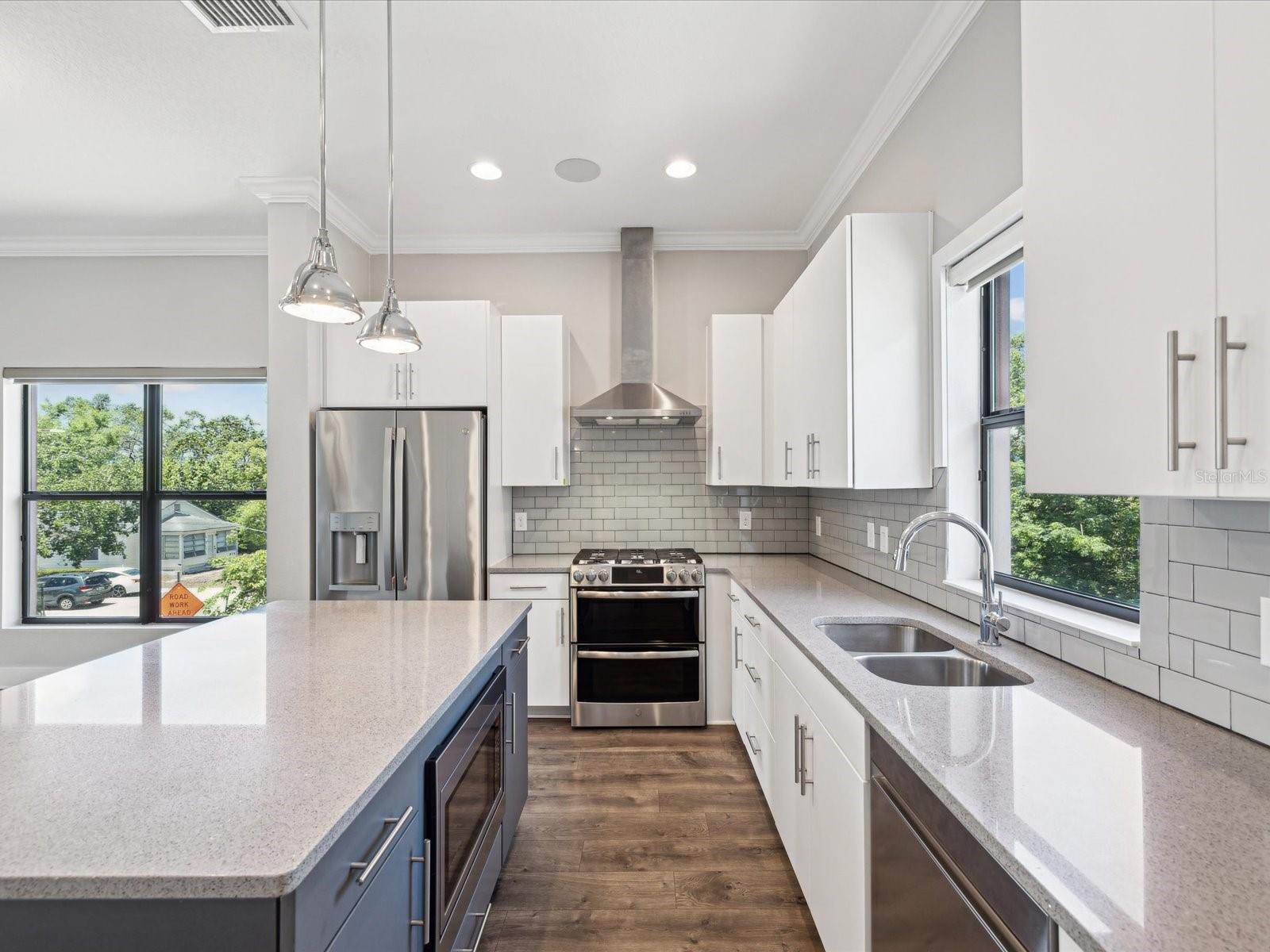 Image 4 of 47 For 946 Highland Avenue 24
