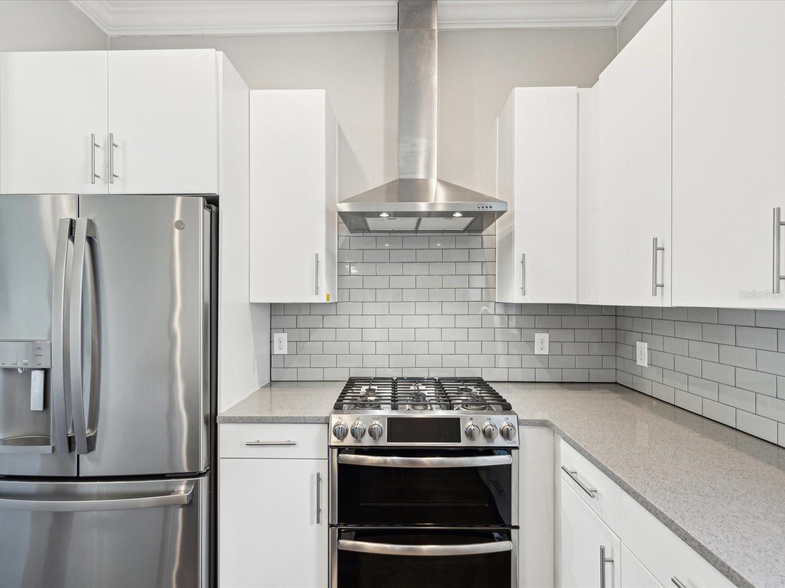 Image 5 of 47 For 946 Highland Avenue 24