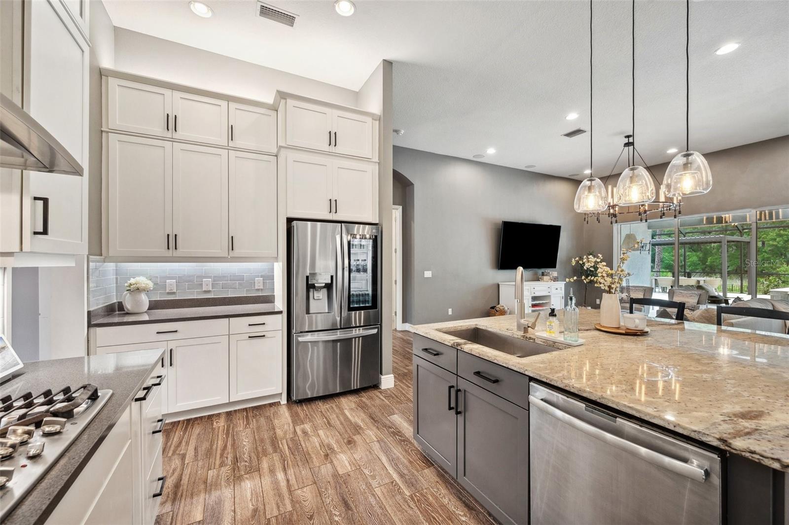Listing photo id 13 for 3326 Barbour Trail