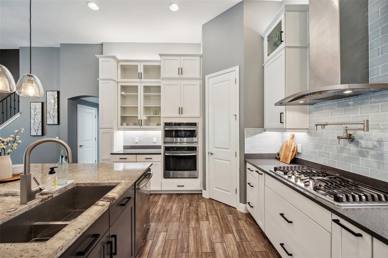 Listing photo id 19 for 3326 Barbour Trail