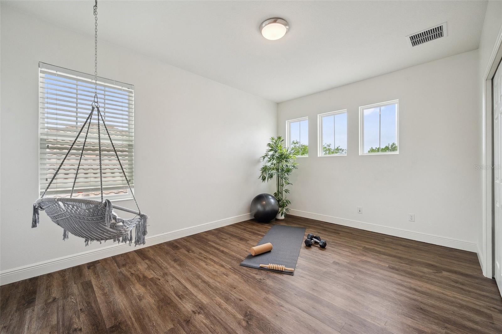 Listing photo id 46 for 3326 Barbour Trail