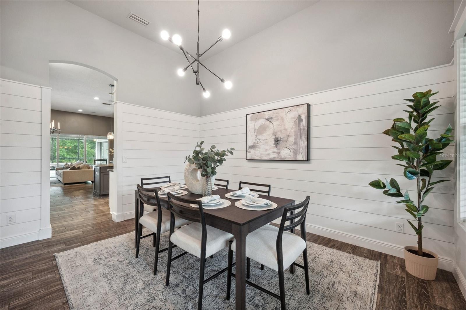 Listing photo id 7 for 3326 Barbour Trail