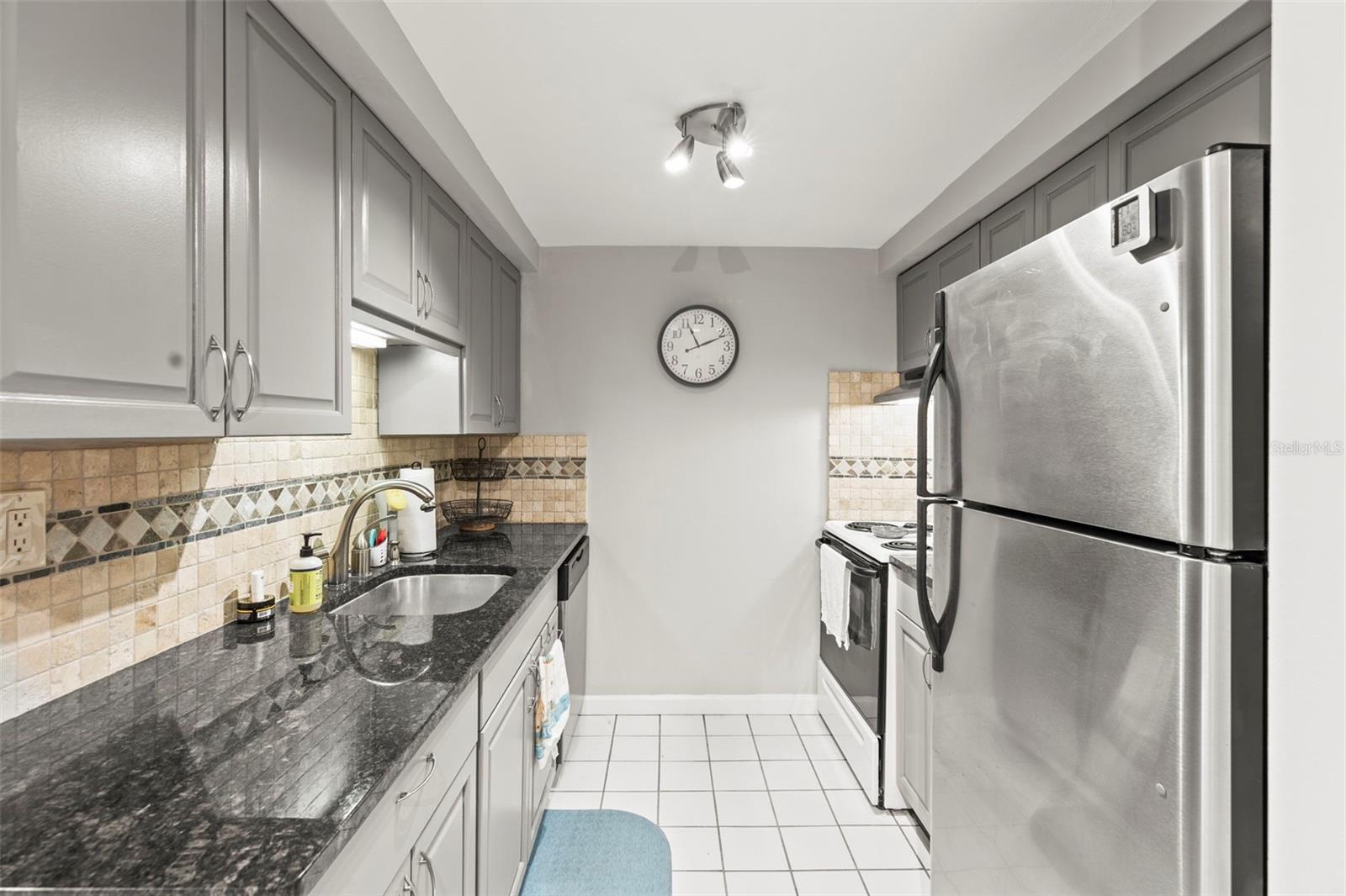 Image 20 of 29 For 4305 Summersun Drive