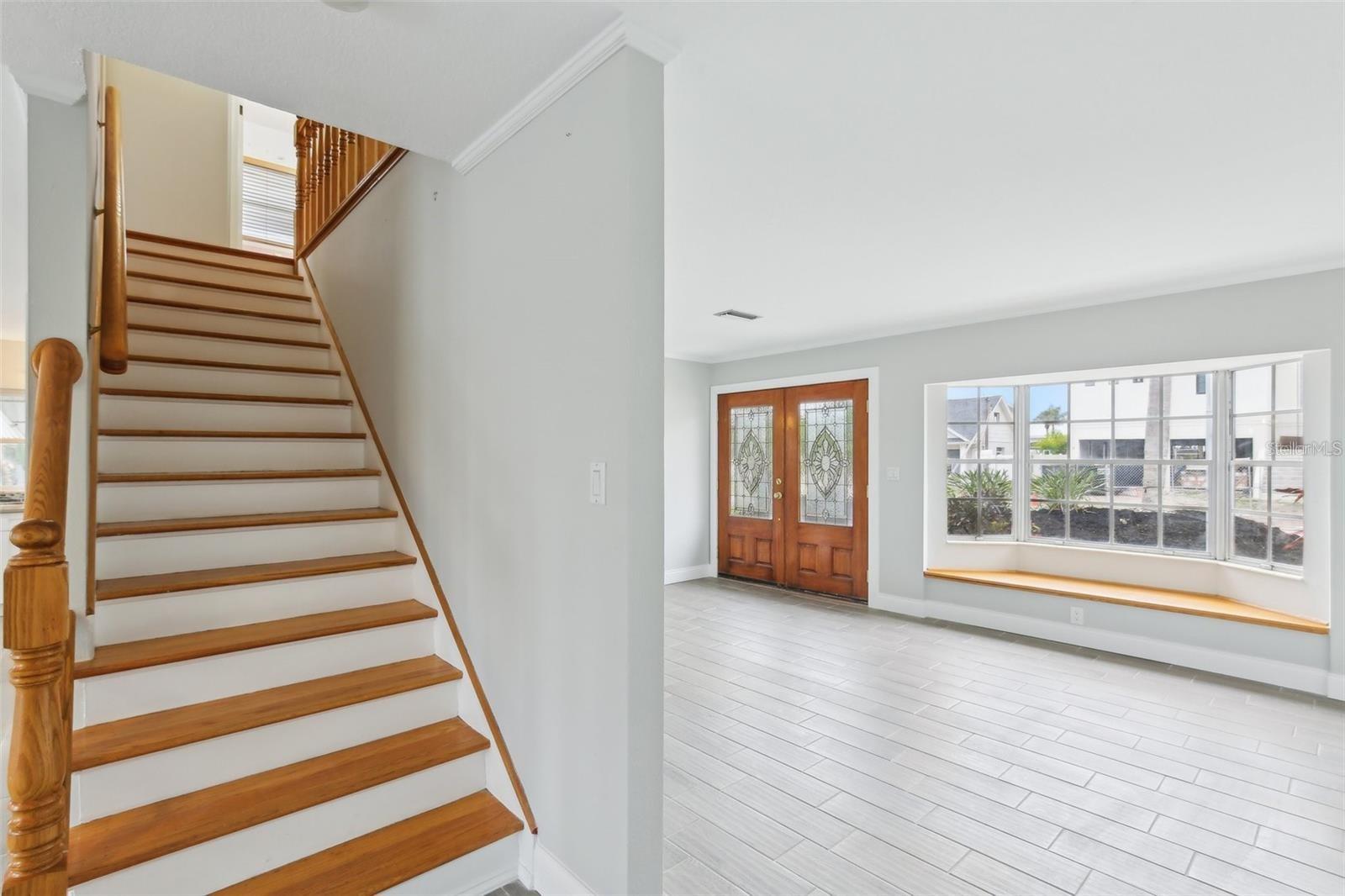 Listing photo id 12 for 8706 Elmwood Lane