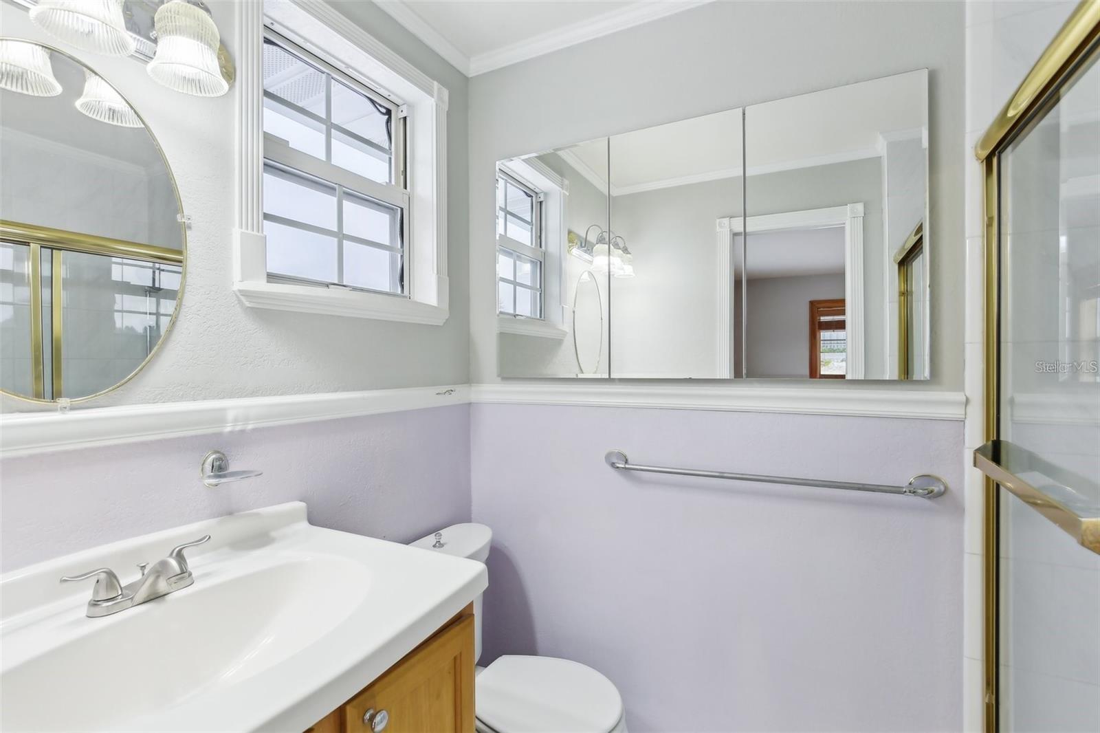 Listing photo id 14 for 8706 Elmwood Lane