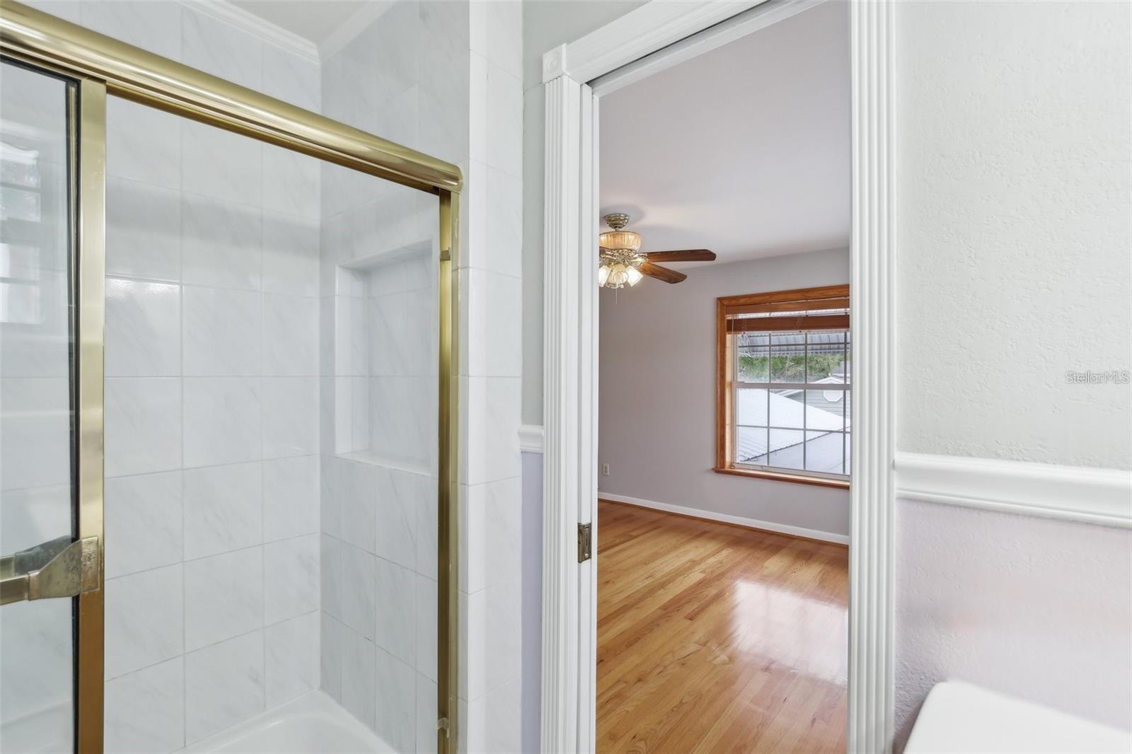 Listing photo id 15 for 8706 Elmwood Lane