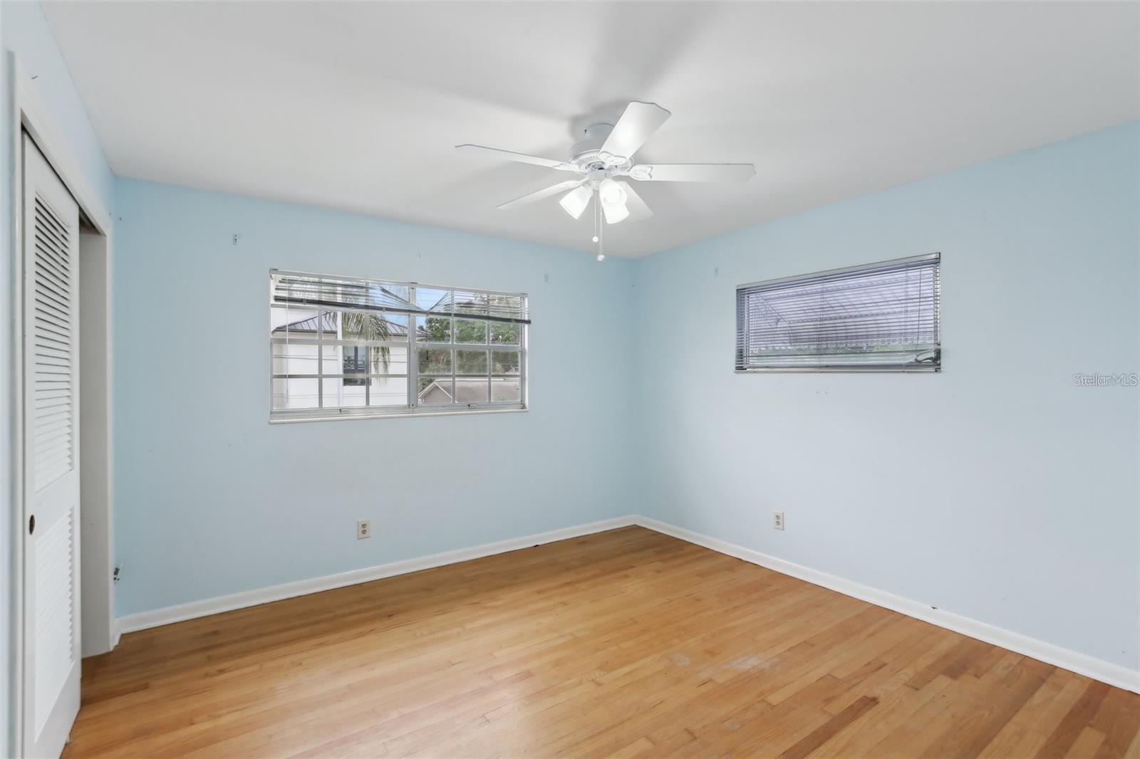 Listing photo id 19 for 8706 Elmwood Lane