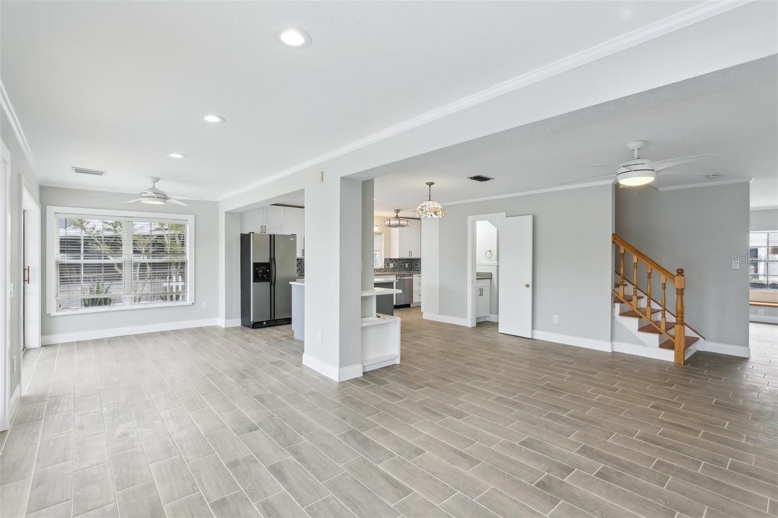 Listing photo id 6 for 8706 Elmwood Lane