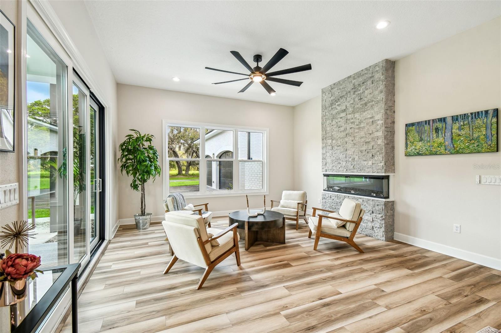 Image 20 of 73 For 13711 Lussier Lane