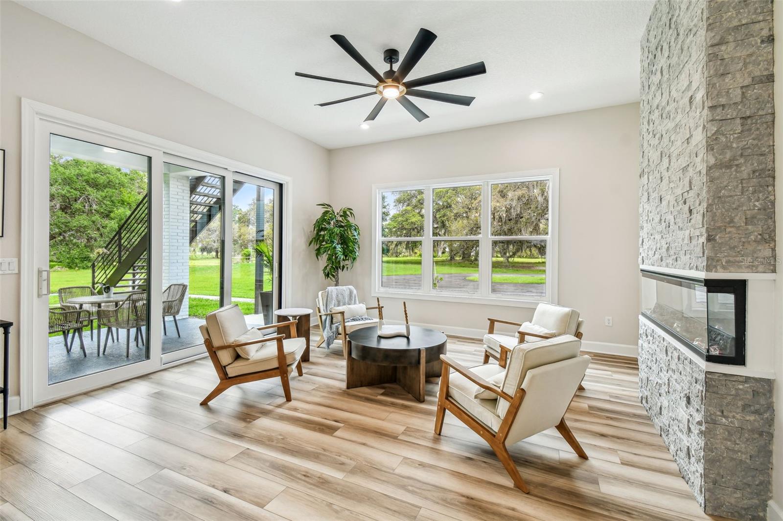 Image 21 of 73 For 13711 Lussier Lane