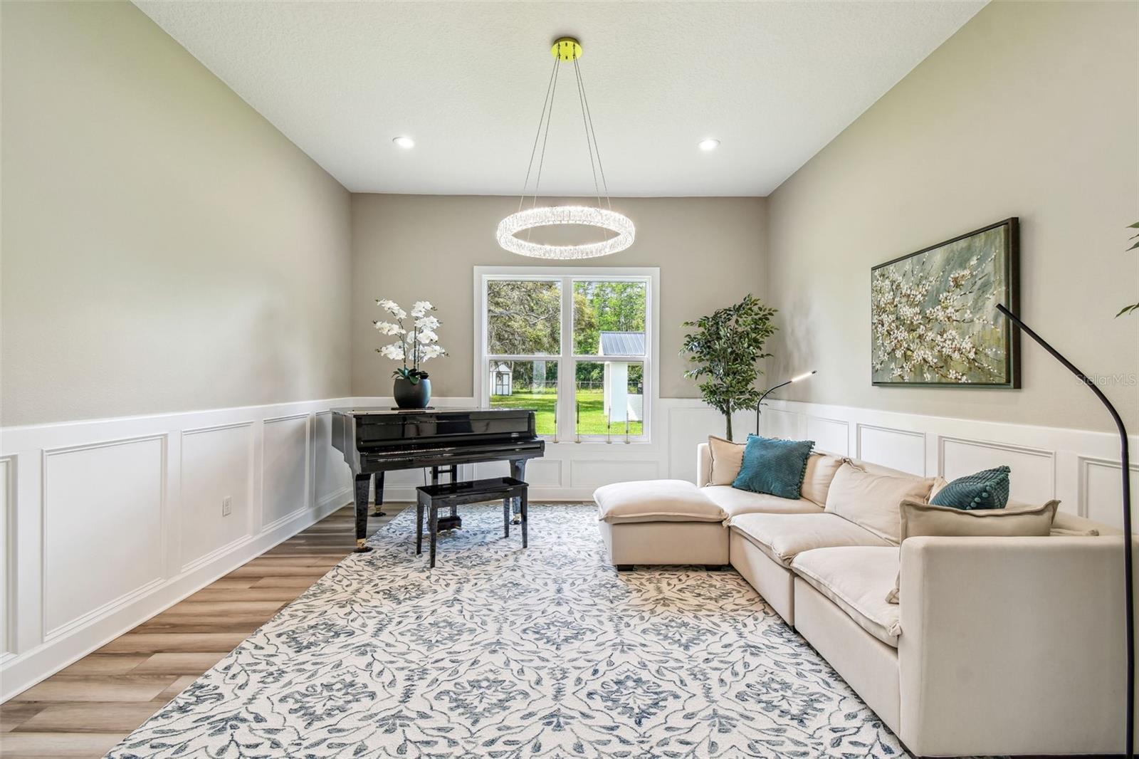 Image 26 of 73 For 13711 Lussier Lane
