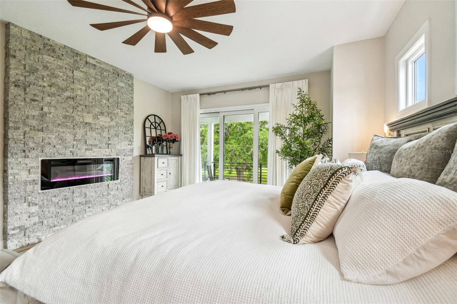 Image 37 of 73 For 13711 Lussier Lane
