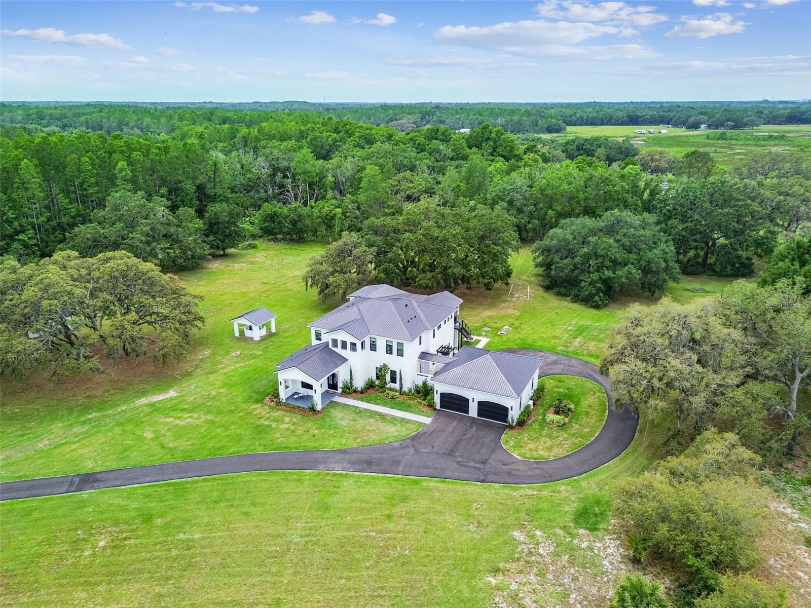 Image 5 of 73 For 13711 Lussier Lane
