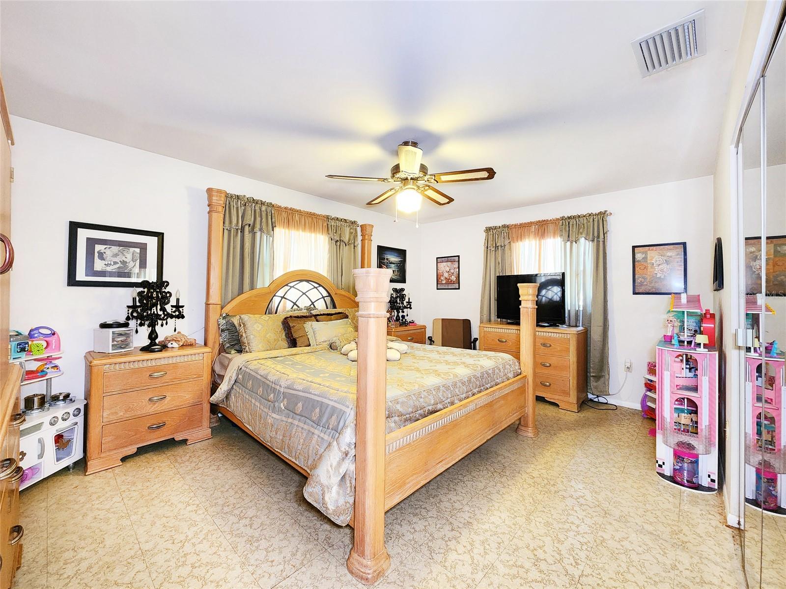 Image 36 of 57 For 7217 Straight Avenue