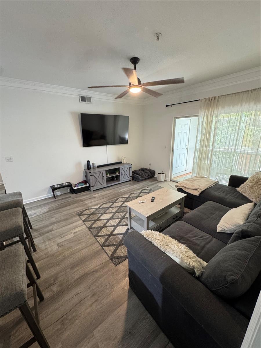 Listing photo id 8 for 4207 Dale Mabry Highway 6213
