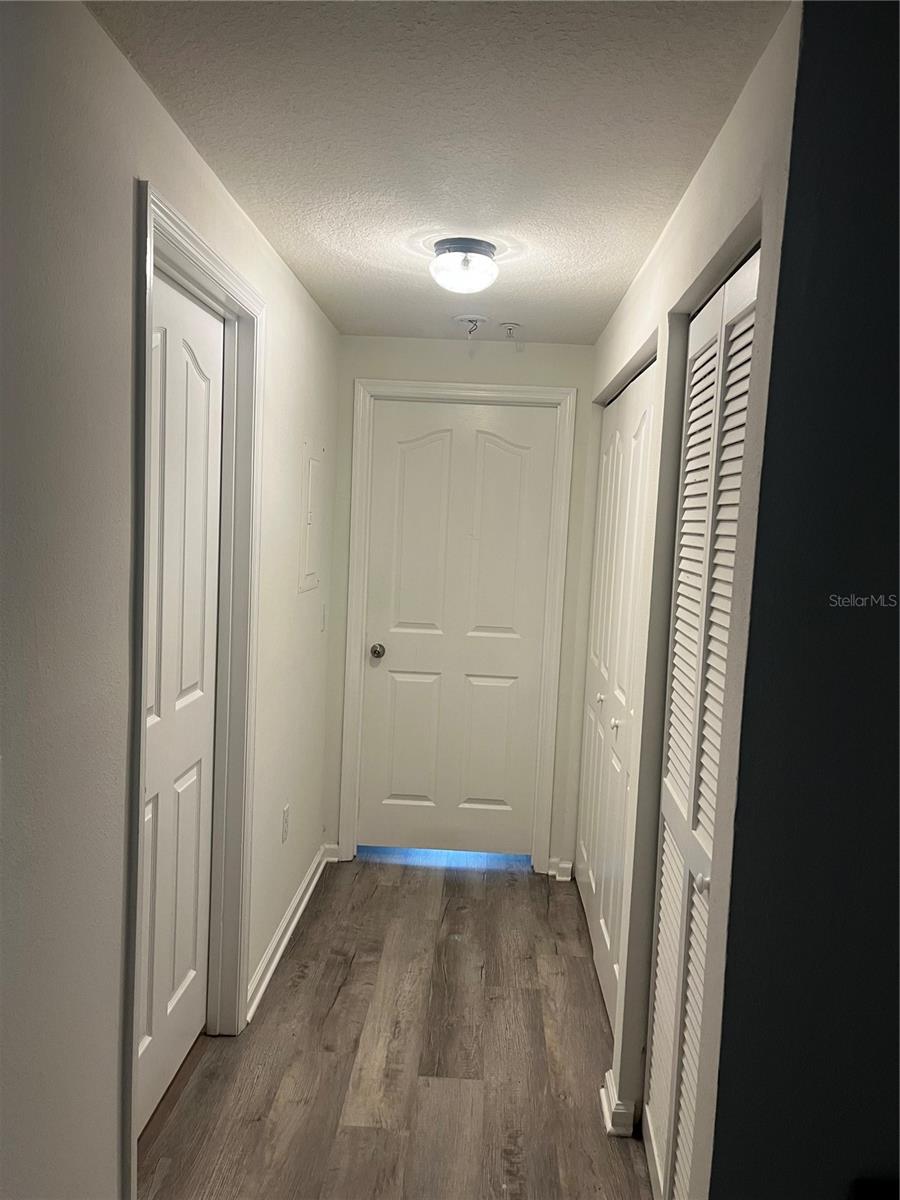 Listing photo id 5 for 4207 Dale Mabry Highway 6213