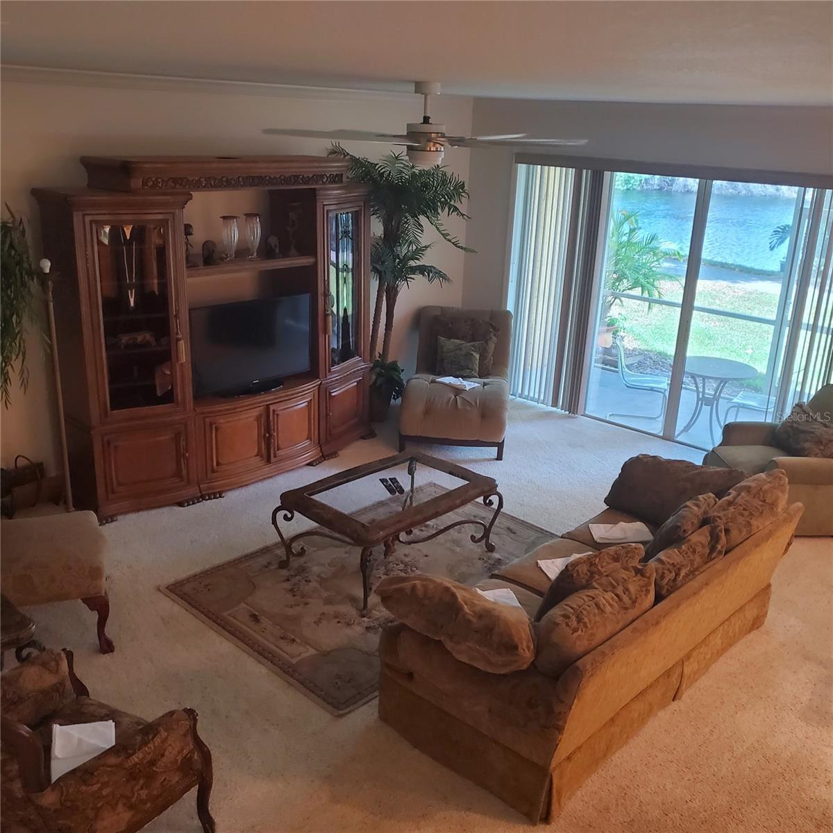 Listing photo id 5 for 6806 Sombras Way