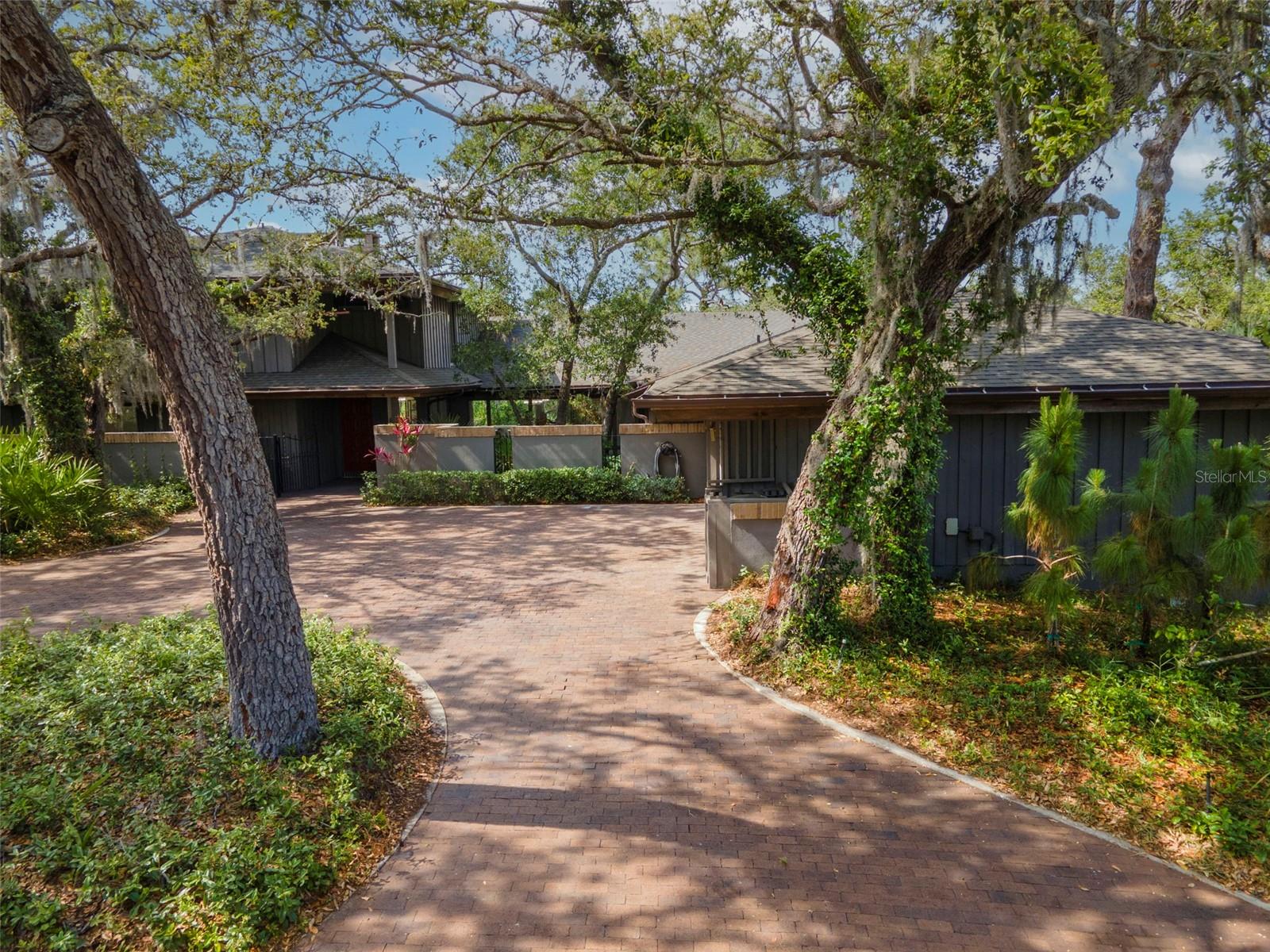 Details for 1296 Weybridge Lane, DUNEDIN, FL 34698