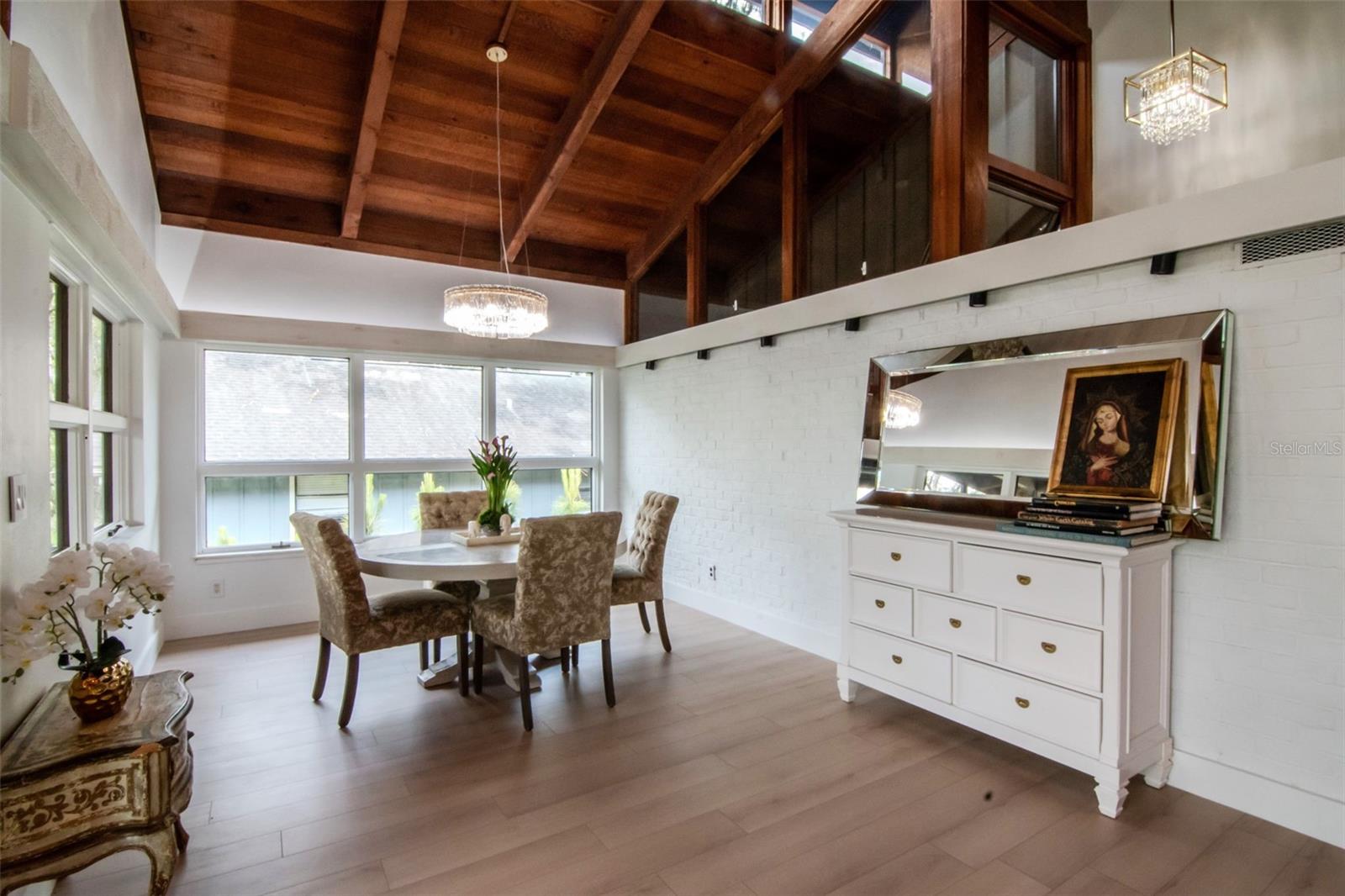 Image 6 of 60 For 1296 Weybridge Lane